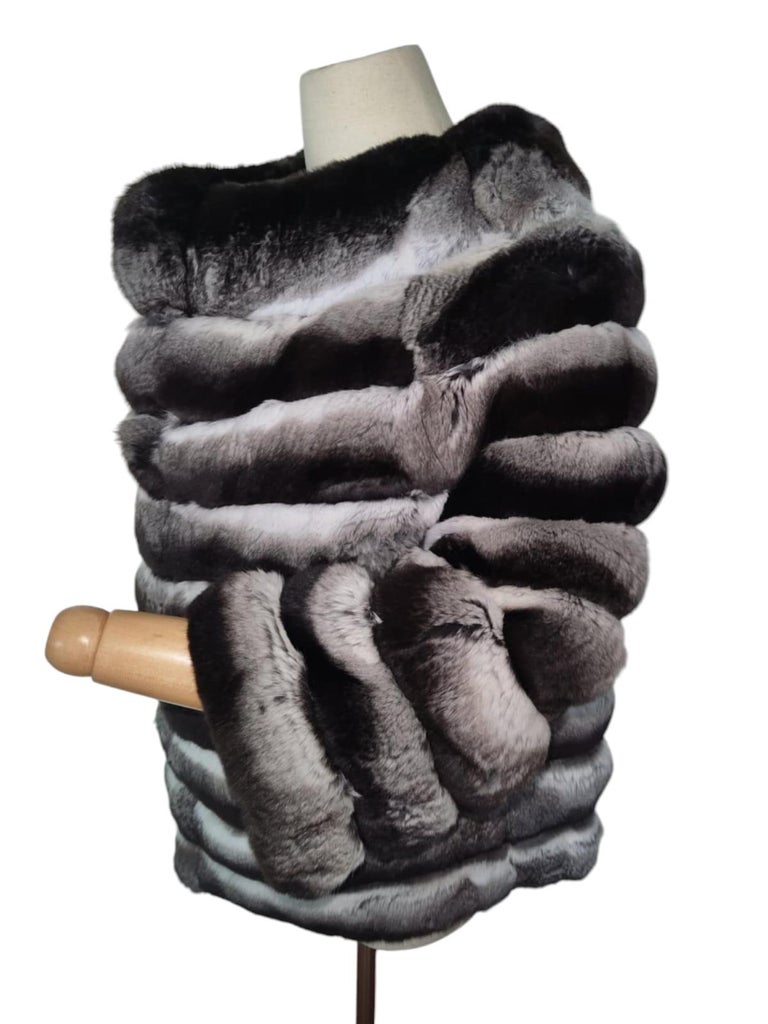 Brand new rare black velvet chinchilla fur size 10/M tag 13000$ ~no duties