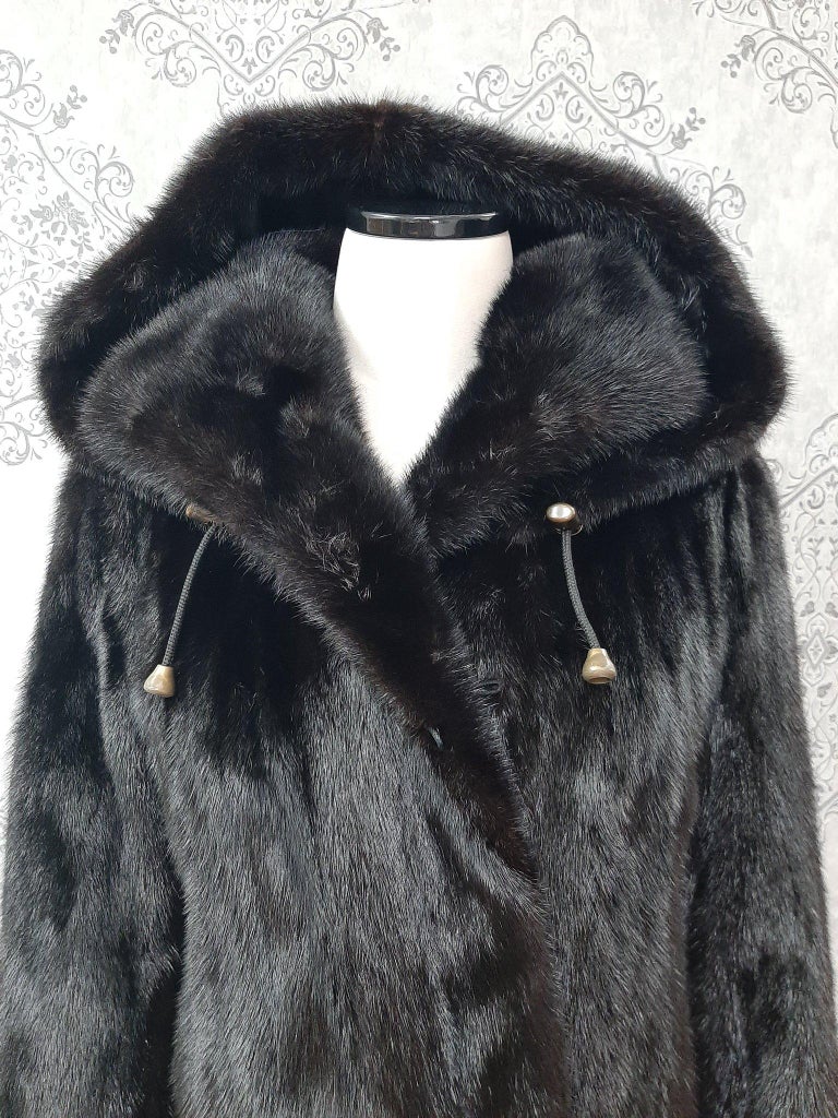 Unused majestic mink fur coat with a hood size 8-10