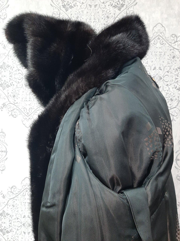 Unused majestic mink fur coat with a hood size 8-10