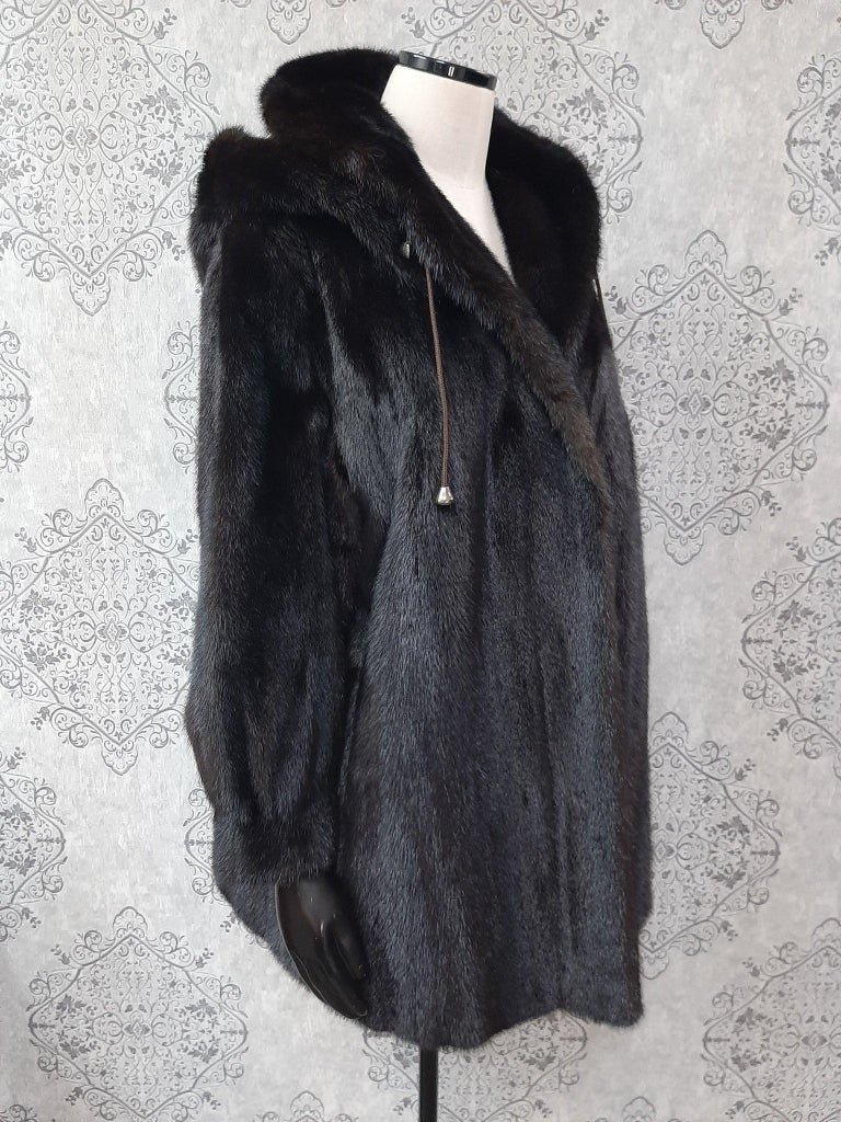 Unused mink fur coat with a hood size 10-12
