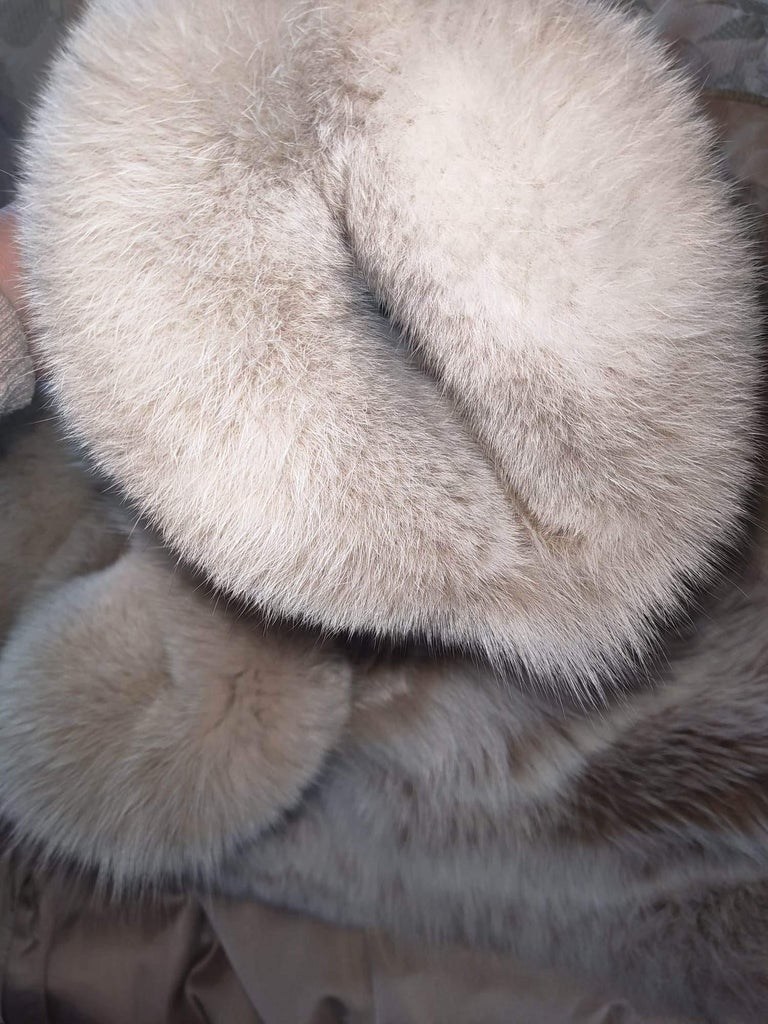 Brand new lightweight saga fox fur coat size 8 ~no duties