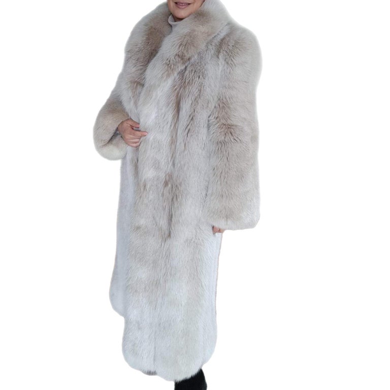 Brand new lightweight saga fox fur coat size 8 ~no duties