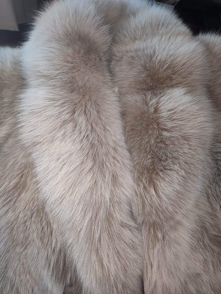 Brand new lightweight saga fox fur coat size 8 ~no duties