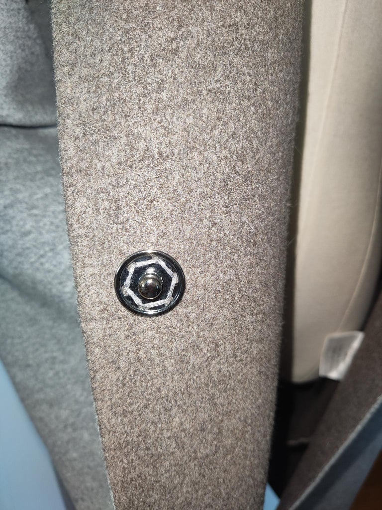 Reversible Cashmere Loro Piana Coat defects**~no duties