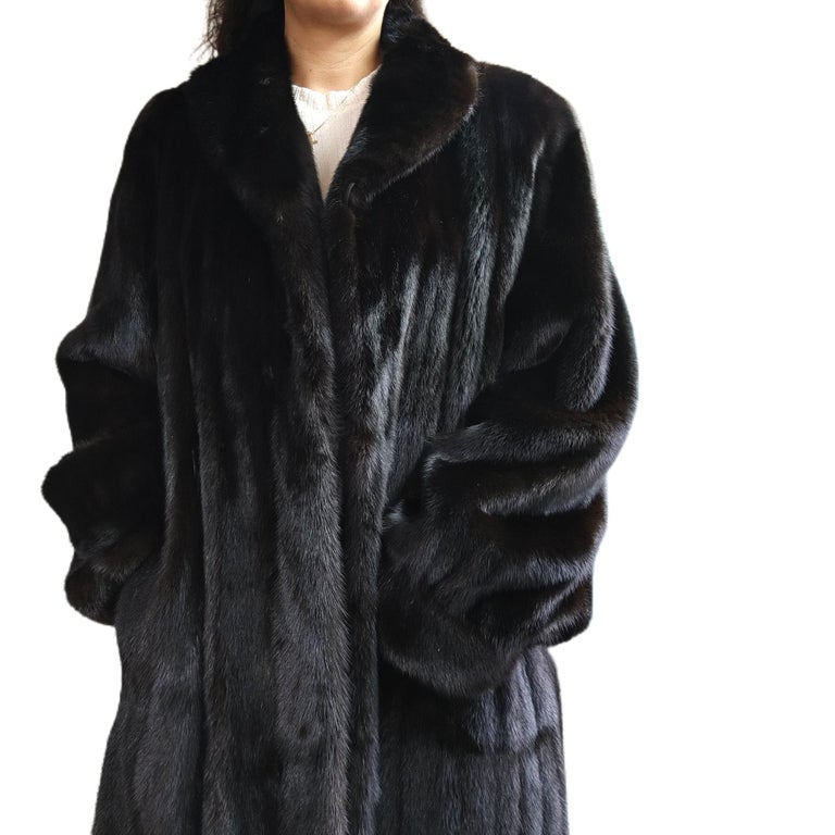 Brand new Carolina Herrera Female Black Mink Fur Coat (Size 16-L)