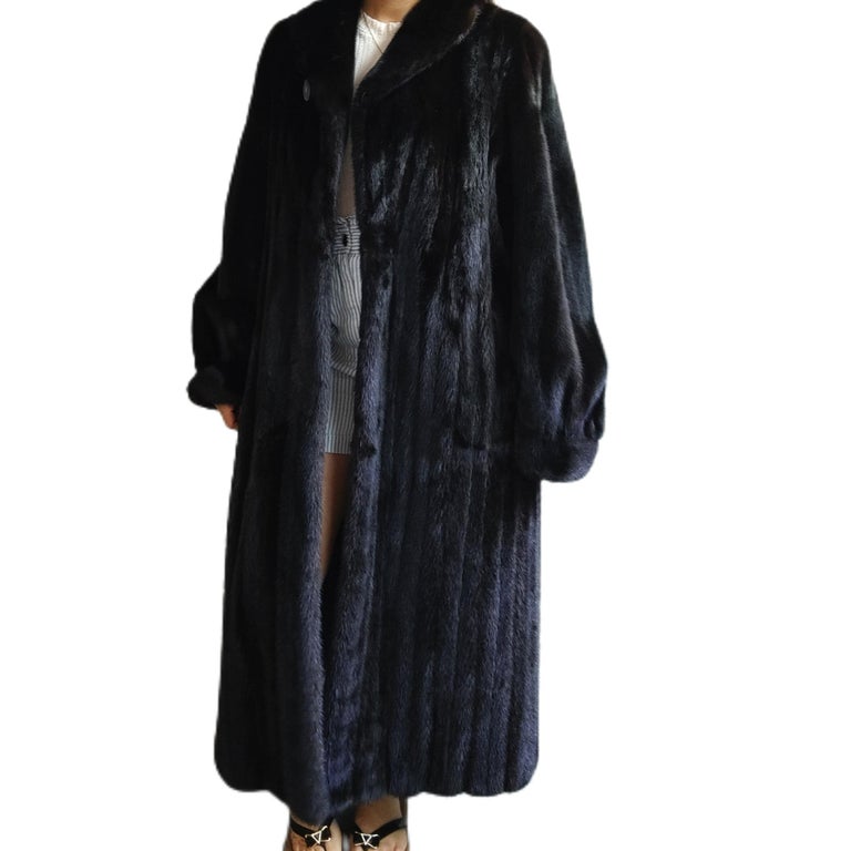 Brand new Carolina Herrera Female Black Mink Fur Coat (Size 16-L)