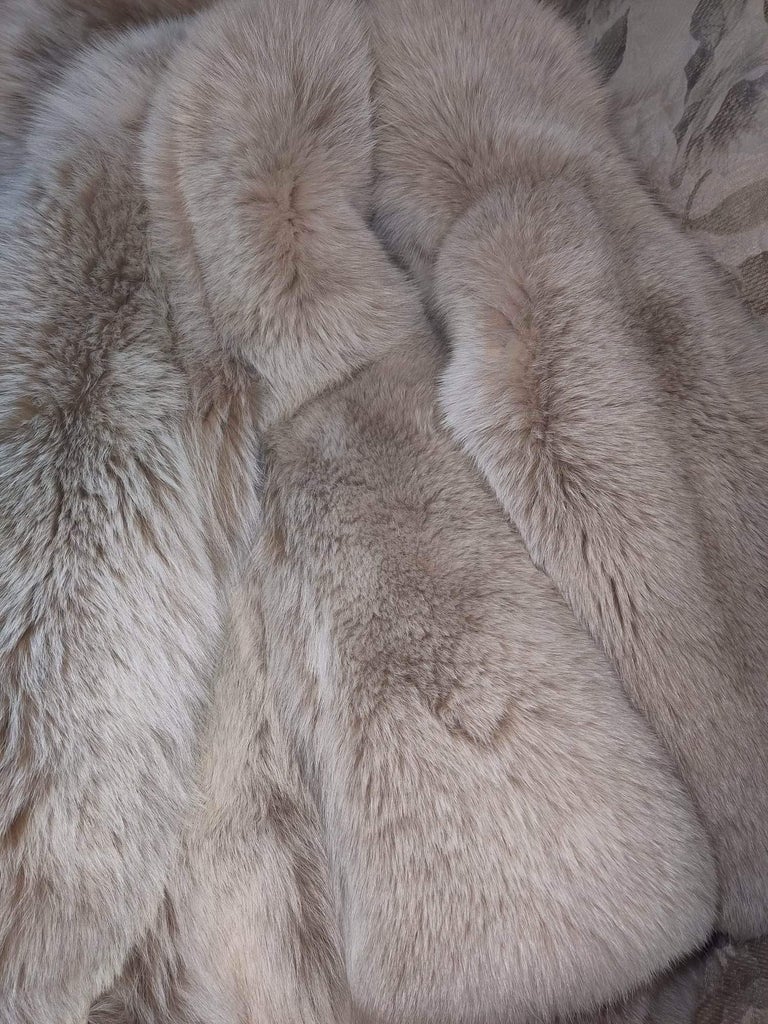 Brand new lightweight saga fox fur coat size 8 ~no duties