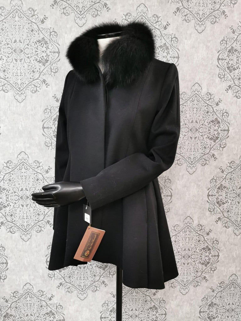 Brand new black Loro piana coat with fox fur trim size 4-6