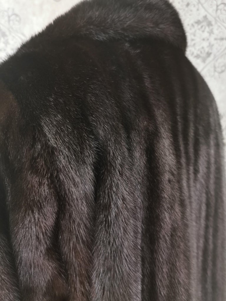 Brand new Mink Fur Coat (Size 16-L) ~no duties