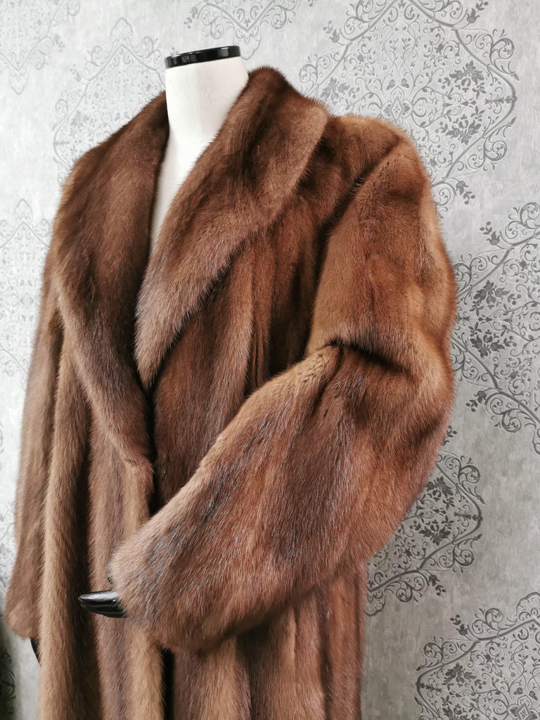 Brand New Demi Buff Mink Fur Coat (Size 12-M/L)