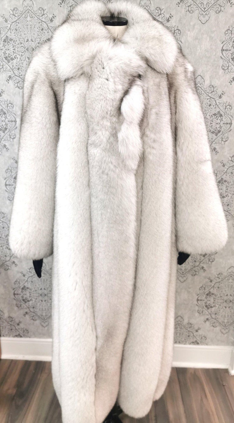 Brand new blue fox fur coat size 16 ~no duties