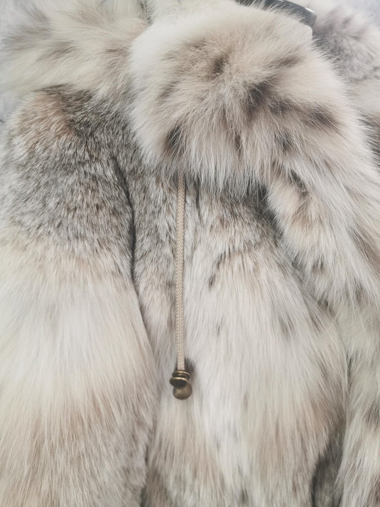 Brand new Montana lynx fur coat with detachable hood size 14 L
