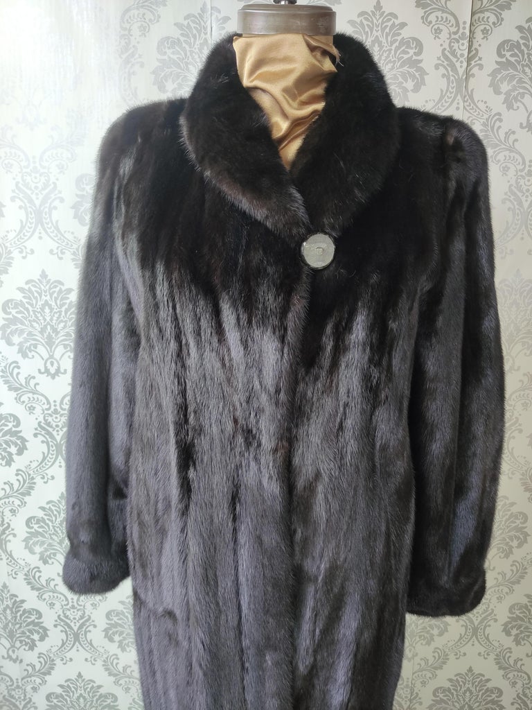 Brand new Carolina Herrera Female Black Mink Fur Coat (Size 16-L)