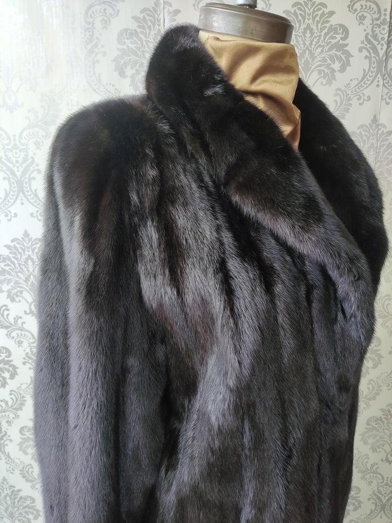 Brand new Carolina Herrera Female Black Mink Fur Coat (Size 16-L)