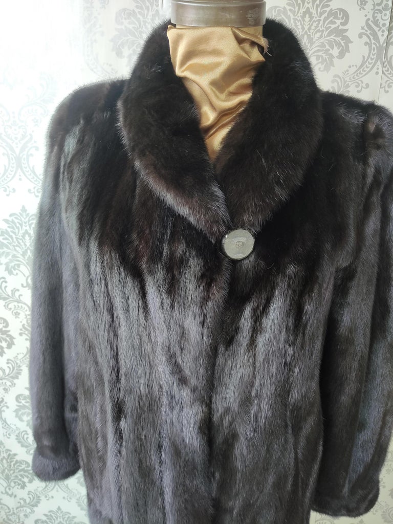 Brand new Carolina Herrera Female Black Mink Fur Coat (Size 16-L)