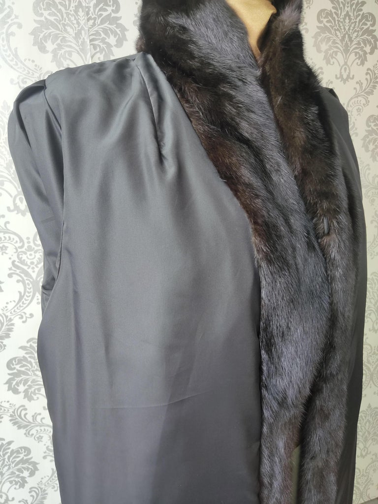 Brand new Carolina Herrera Female Black Mink Fur Coat (Size 16-L)
