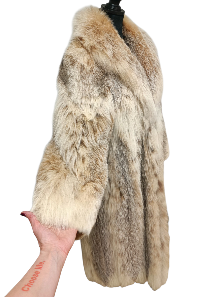 Unused lightweight SAGA Canadian lynx fur coat size 10/ M~no duties