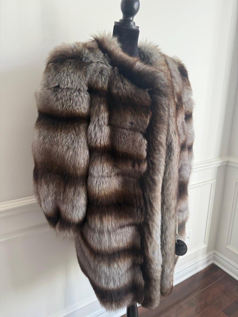 Unused Carolina Herrera fox fur coat size 10/M ~no duties