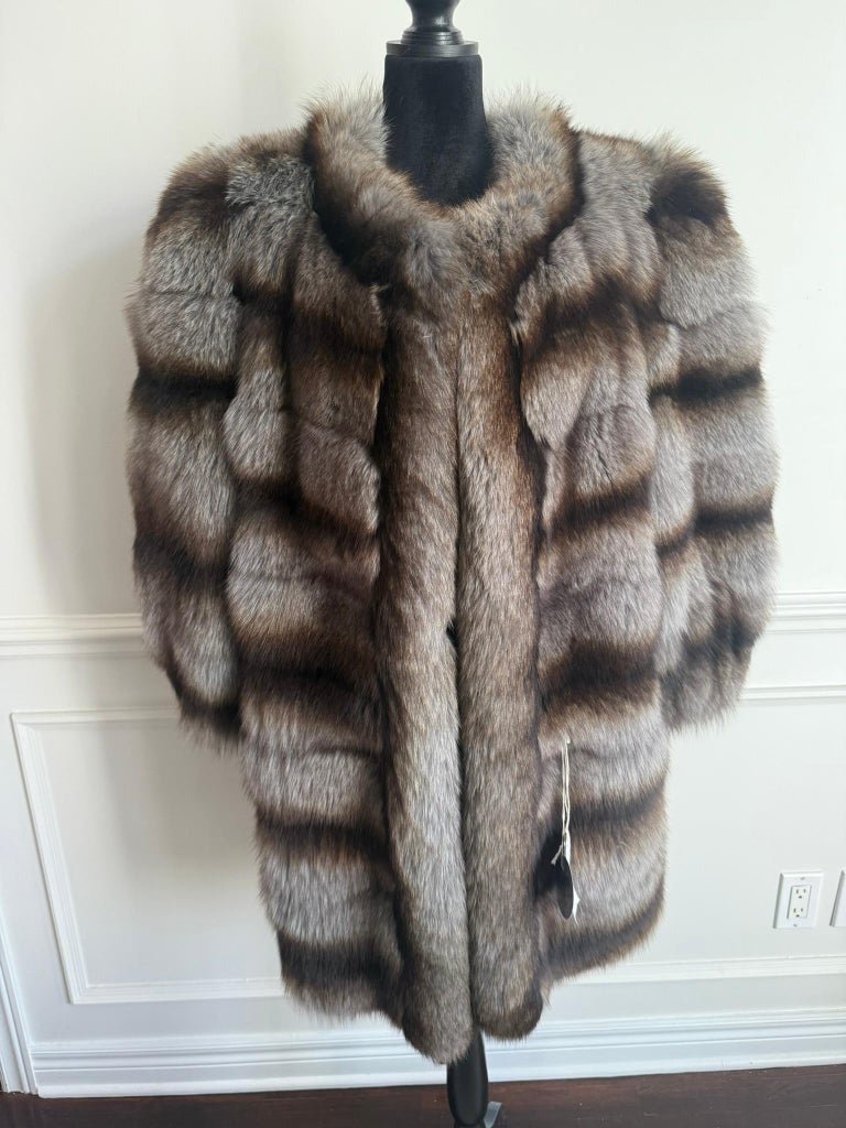 Unused Carolina Herrera fox fur coat size 10/M ~no duties