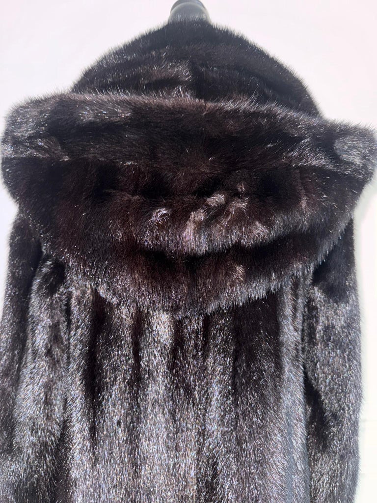Unused Canada Majestic Mink fur coat with hood size 12-14 L ~no duties