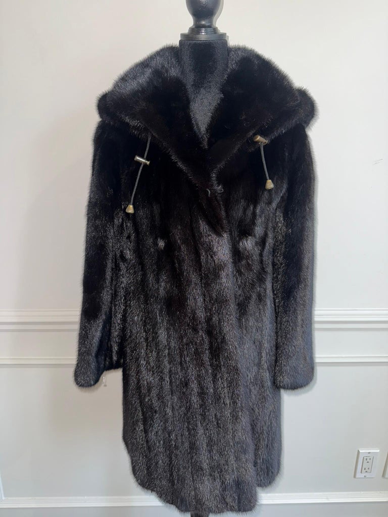 Unused Canada Majestic Mink fur coat with hood size 12-14 L ~no duties