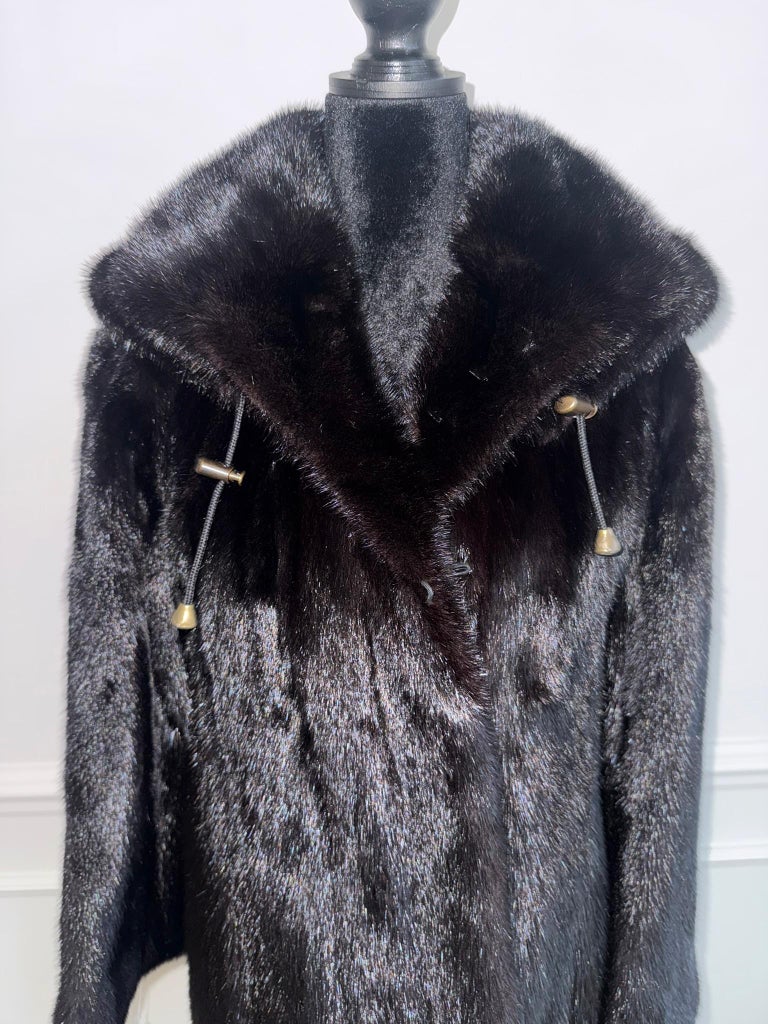 Unused Canada Majestic Mink fur coat with hood size 12-14 L ~no duties
