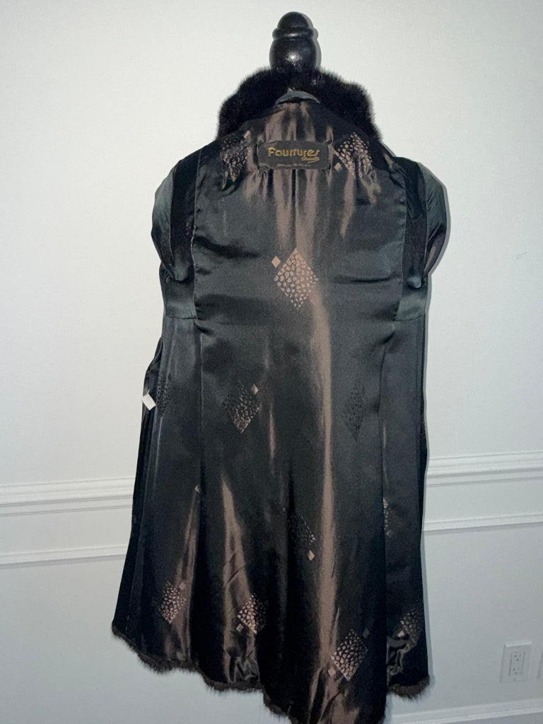Unused Canada Majestic Mink fur coat with hood size 12-14 L ~no duties