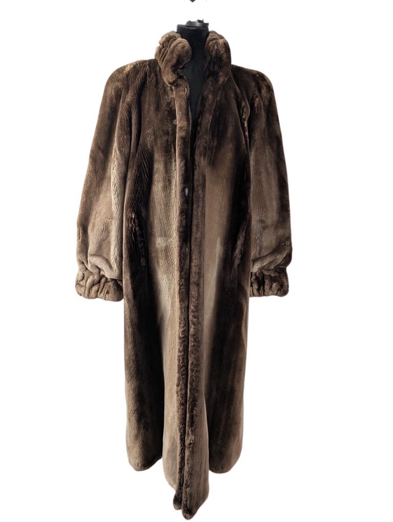 Brand new phantom sheared beaver ~no duties