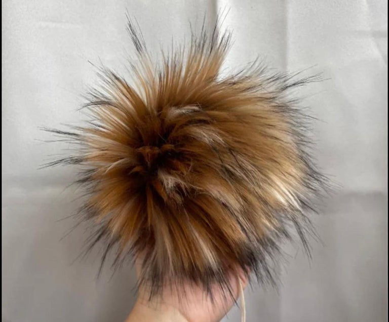 Set of 4 assorted pompoms