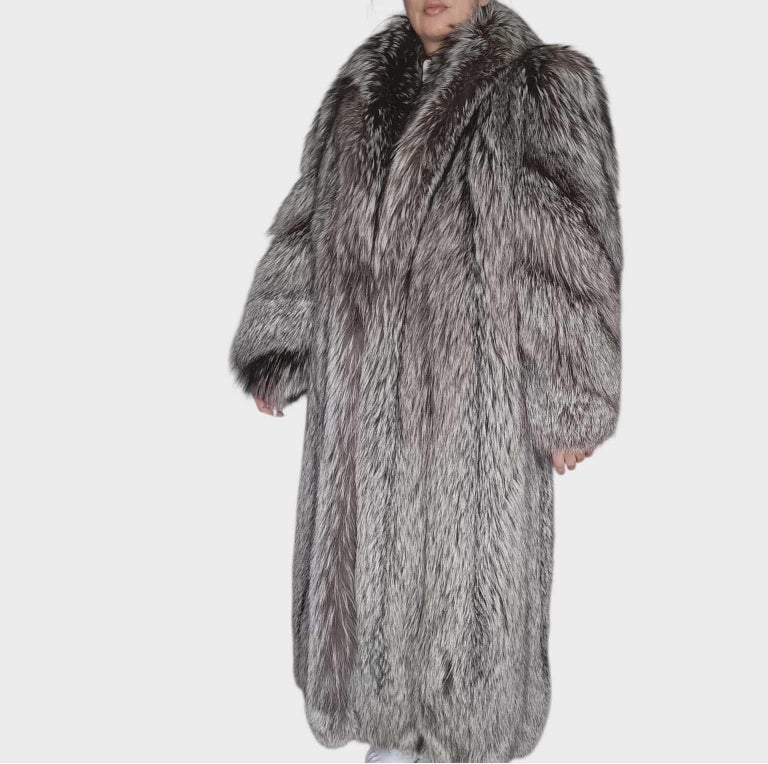 Brand new lightweight saga silver fox fur coat size 8/S tags 4999$ ~no duties