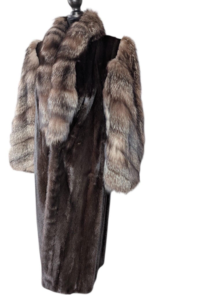 Brand new Mink Fur Coat With crystal Fox Fur sleeves (Size 8/M) ~no duties