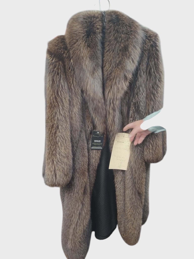 Brand new shadow chocolate fox fur coat size 10/ M ~no duties
