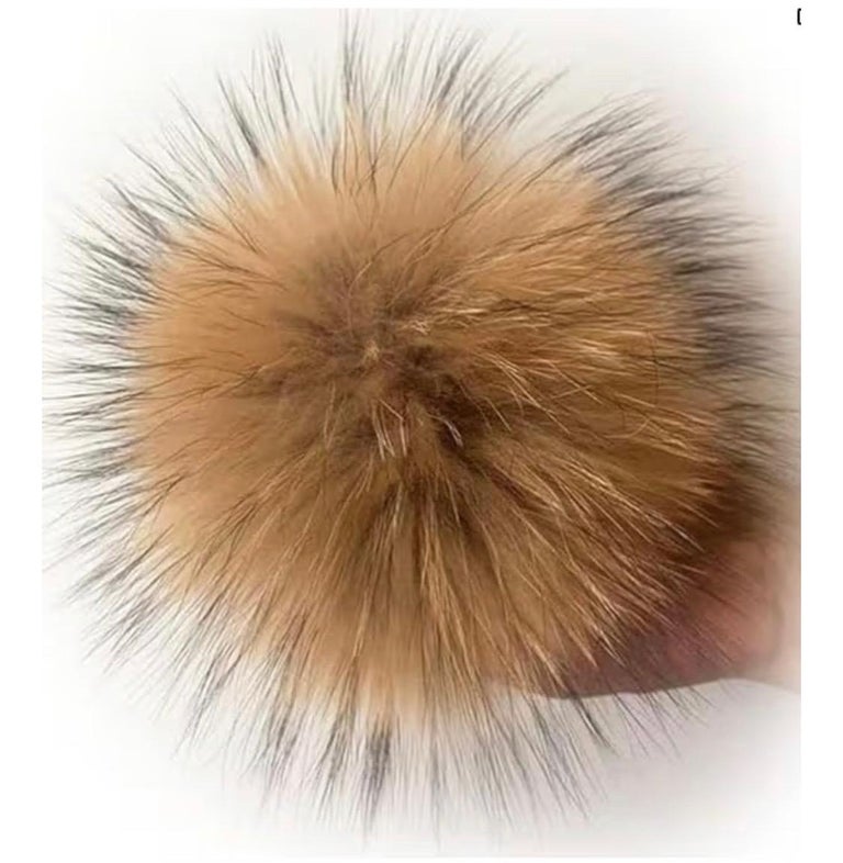 Set of 4 assorted pompoms