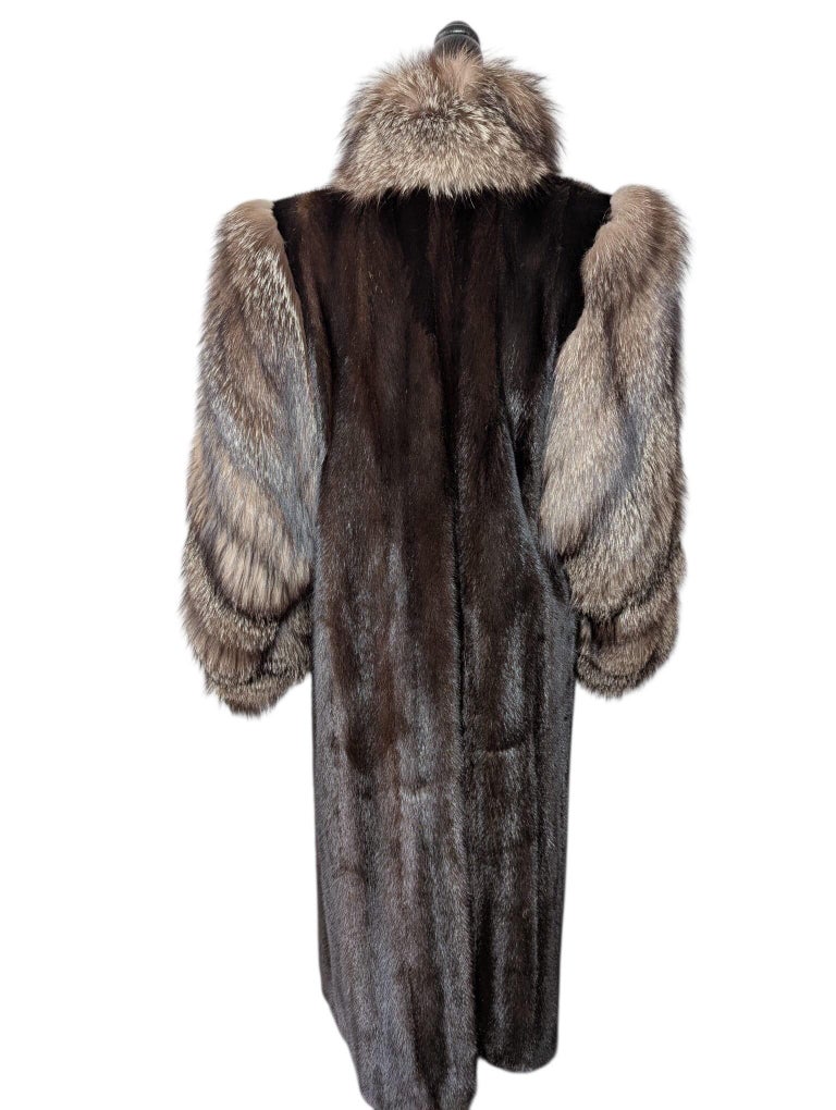 Brand new Mink Fur Coat With crystal Fox Fur sleeves (Size 8/M) ~no duties