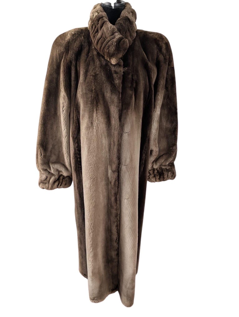 Brand new phantom sheared beaver ~no duties