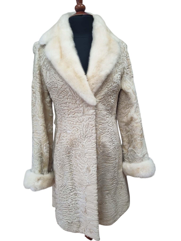 Birger Christensen cream swarkara fur coat size 6/S fits 8/M ~no duties