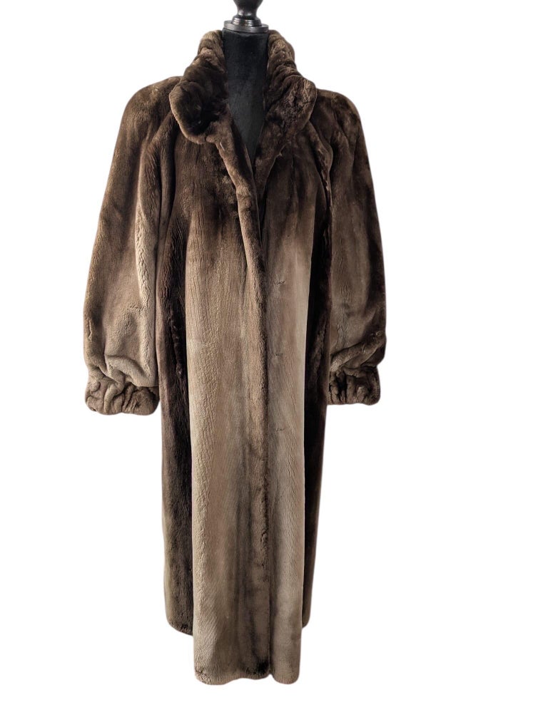 Brand new phantom sheared beaver ~no duties