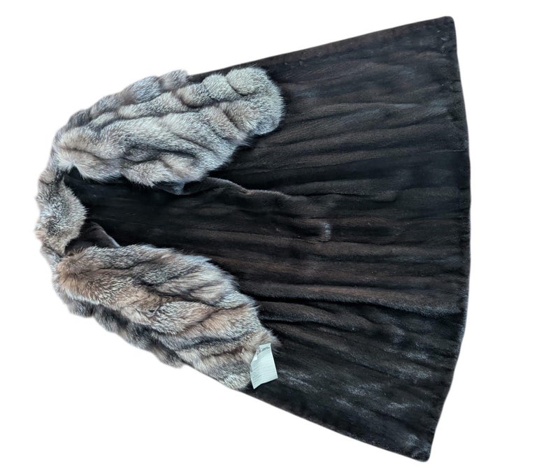 Brand new Mink Fur Coat With crystal Fox Fur sleeves (Size 8/M) ~no duties