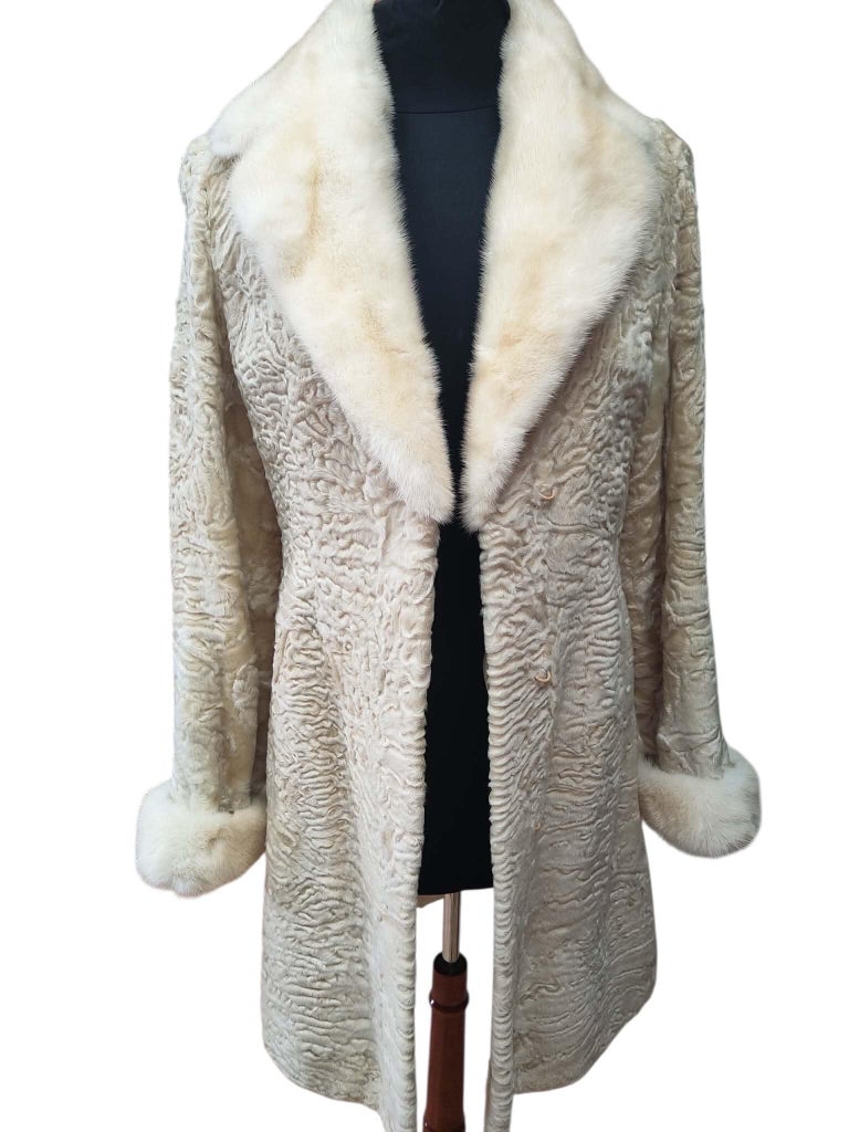 Birger Christensen cream swarkara fur coat size 6/S fits 8/M ~no duties