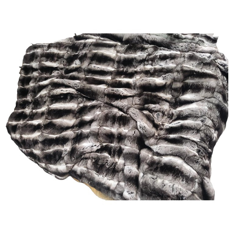 Chinchilla Fur Blanket (Queen Size 75X60") 165, 000$ tags Loro Piana ~no duties