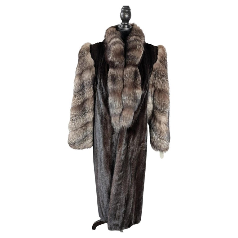 Brand new Mink Fur Coat With crystal Fox Fur sleeves (Size 8/M) ~no duties